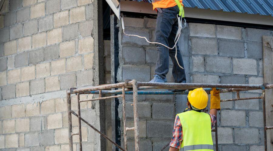 Expert Emergency Roof Repairs services in New Trenton, IN